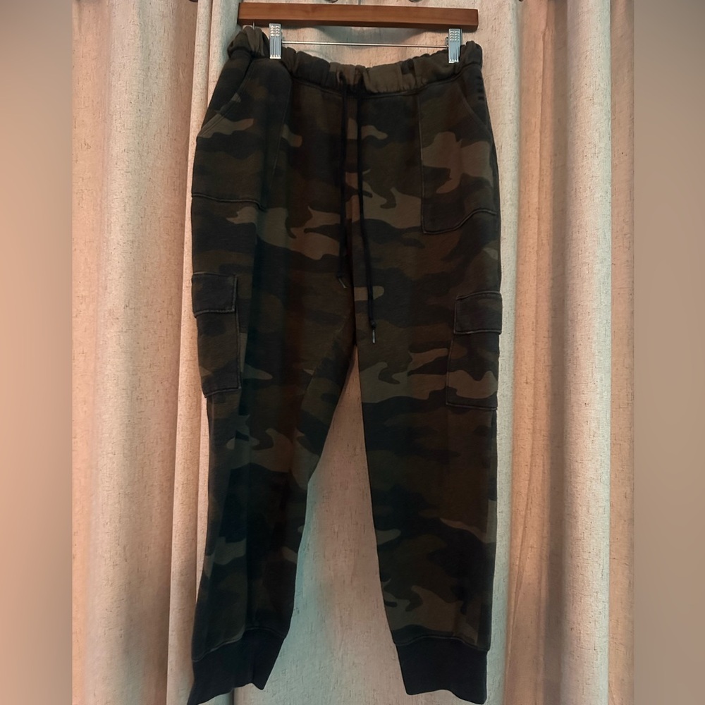PINK Victoria's Secret Camouflage Joggers